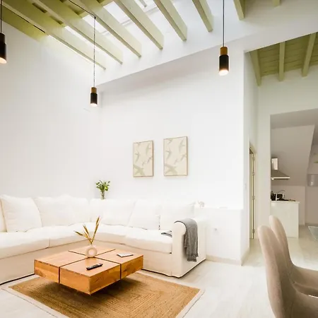 Duplex With Terrace- 2bd 2bth- Arenal *